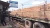 Kecelakaan di Tanah Laut, Truk Trailer Tabrak Warung Ayam Penyet saat Hindari Bus Wisata