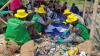 Greenpeace Indonesia Bersihkan Sampah Plastik di Pantai Tirang Semarang, Ini Hasilnya