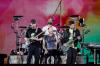 Foto-Foto Coldplay Tampil Memukau, Stadion GBK Dipenuhi Cahaya Ponsel - Bagian 6