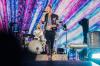 Foto-Foto Coldplay Tampil Memukau, Stadion GBK Dipenuhi Cahaya Ponsel - Bagian 4
