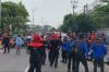 Demo Ribuan Buruh Memblokir Jalan, Kawasan Cikarang Macet Total - Bagian 3