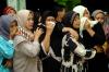 Isak Tangis Keluarga Terima Jenazah Pekerja Bangunan yang Tewas Ditembak KKB