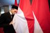 Momen Justin Hubner Jadi WNI, Cium Bendera Merah Putih hingga Bikin E-KTP - Bagian 1