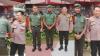 Aksi Kocak Prajurit Minta Izin Foto Bareng Kapolri di Depan Panglima TNI: Sering Lihat di TV