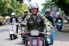Seru-Seruan Bareng Komunitas Vespa, Ganjar Blusukan Cek Harga Sembako di Pasar Pekalongan