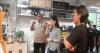 Potret Wamenparekraf Angela Tanoesoedibjo Cicipi Kopi Racikan Barista Surabaya