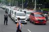 Ratusan Driver Taksi Online Tuntut Kenaikan Tarif  - Bagian 1