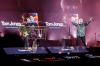 Penyanyi Legendaris Tom Jones Buka Konser Tur Ages & Stages di Jakarta  - Bagian 2