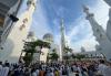 Suasana Ribuan Umat Muslim Salat Id di Masjid Raya Sheikh Zayed Solo