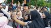 Momen Ganjar Diserbu Warga usai Salat Id di Wedomartani Sleman, Minta Salaman dan Foto Bersama