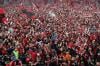 Bayer Leverkusen Juara Bundesliga, Fans Tumpah Ruah ke Lapangan - Bagian 3