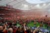 Bayer Leverkusen Juara Bundesliga, Fans Tumpah Ruah ke Lapangan - Bagian 2