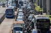 Pekerja Beraktivitas usai Libur Lebaran 2024, Jalanan Jakarta Kembali Macet - Bagian 4
