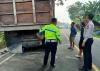 Kronologi Truk Tabrak Dump Truk Mogok di Lebak, Kernet Tewas Terjepit 