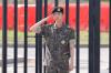 Potret Jin BTS Pakai Baju Tentara Keluar dari Wajib Militer Korea Selatan