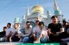 Ribuan Rakyat Rusia Berbondong-bondong ke Masjid Katedral Moskow Salat Idul Adha - Bagian 3
