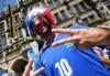 Fans Timnas Prancis dan Spanyol Berkumpul Jelang Semifinal Euro 2024  - Bagian 5