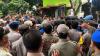 Puluhan Mahasiswa Terlibat Adu Jotos dengan Polisi saat Unjuk Rasa di Depan Kantor Wali Kota Bekasi