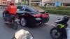 Viral Mobil Sri Sultan HB X Melaju di Jalan Raya Tanpa Pengawalan, Antre saat Lampu Merah