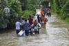 Jutaan Warga Bangladesh Terdampak Banjir Besar Berbondong-bondong Mengungsi - Bagian 2
