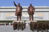 Korea Utara Ultah ke-76, Rakyat Korut Datangi Patung Kim Il Sung dan Kim Jong Il