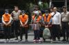 Tampang 6 Orang Kena OTT KPK di Kalsel Pakai Baju Tahanan - Bagian 1