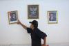 Mengganti Bingkai Foto Jokowi-Ma'ruf Amin Menjadi Prabowo-Gibran - Bagian 3