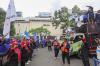 Ratusan Buruh Geruduk Kantor Kemnaker - Bagian 2