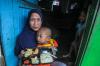 Wamendagri Bagikan Makanan Berlebih dari Hotel untuk Warga Miskin di Palembang - Bagian 3