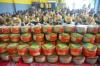 Tradisi Bagi-Bagi Kue Keranjang Sambut Imlek 2576 - Bagian 1