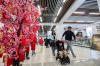Stasiun Kereta Cepat Dihiasi Dekorasi Imlek - Bagian 3
