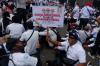 Ribuan Tenaga Honorer Tuntut Kepastian Pengangkatan P3K Penuh Waktu  - Bagian 3
