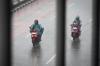 Pemotor Wajib Baca! Jangan Salah Pilih Jas Hujan Bisa Berujung Maut