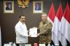 Penyerahan Manfaat Pensiun dan THT kepada Menteri Agus Andrianto - Bagian 2