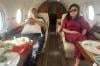 Hotman Paris Pakai Private Jet Terbang ke Singapura Hari Ini, Ditemani Istri Tersayang   