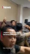 Anggota DPRD dari Fraksi PKS Lempar Nasi Kotak ke Pejabat PUPR