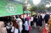 Berburu Takjil, Warga Membeludak di Pasar Ramadhan Benhil - Bagian 3