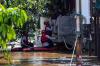Perjuangan Warga Pejaten Timur Menyelamatkan Diri dari Banjir - Bagian 7