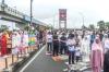 Potret Ribuan Umat Muslim Palembang Salat Idulfitri di Jembatan Ampera - Bagian 2