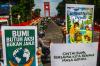 Aksi Hari Bumi Bawa Bola Dunia Raksasa - Bagian 3