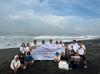 Aksi Peduli Lingkungan, Next Hotel Yogya dan MNC Peduli Lepas Puluhan Tukik dan Bersih-Bersih Pantai