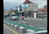 Viral Bocah Perempuan Kendarai Sepeda Listrik Lawan Arah di Jalur Pantura Tegal