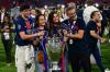 Penuh Haru! Luis Enrique Angkat Trofi Liga Champions sambil Kenang Putrinya yang Meninggal