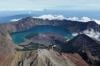 Jalur Pendakian Gunung Rinjani Ditutup usai 3 Pendaki WNA Jatuh