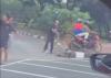 Viral Oknum Pak Ogah Tarik Uang Pemotor untuk Melintas Trotoar di Senayan Jakpus