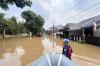 2.000 Warga Villa Pamulang Terdampak Banjir Kiriman dari Bogor  - Bagian 3