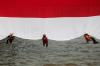 Bendera Merah Putih Raksasa di Atas Ciliwung - Bagian 1