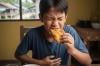 Jangan Panik! Ini Pertolongan Pertama saat Keracunan Makanan