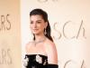 Viral Anne Hathaway Muncul di Oscar 2026 Pakai Kalung yang Dibuat 850 Jam, Ini Fotonya!