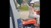Viral! Pemotor Guru Perempuan di Magetan Adang Bus Terobos Lampu Merah